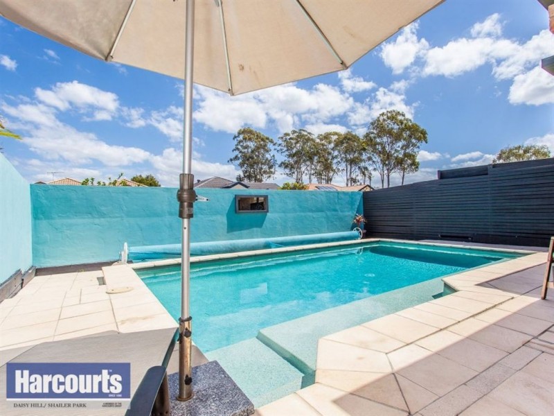 6 Links Avenue, Meadowbrook QLD 4131