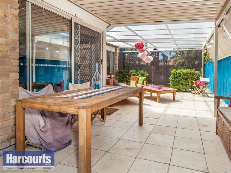 6 Links Avenue, Meadowbrook QLD 4131