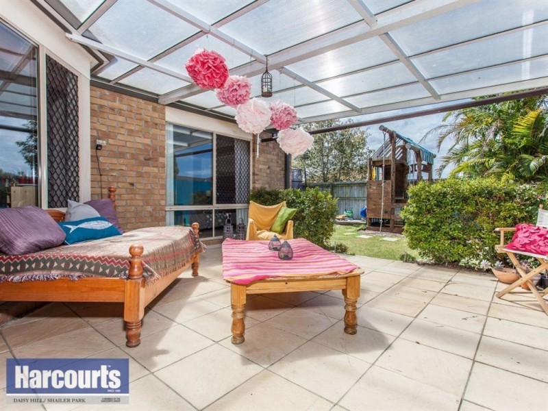 6 Links Avenue, Meadowbrook QLD 4131