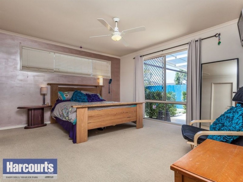 6 Links Avenue, Meadowbrook QLD 4131