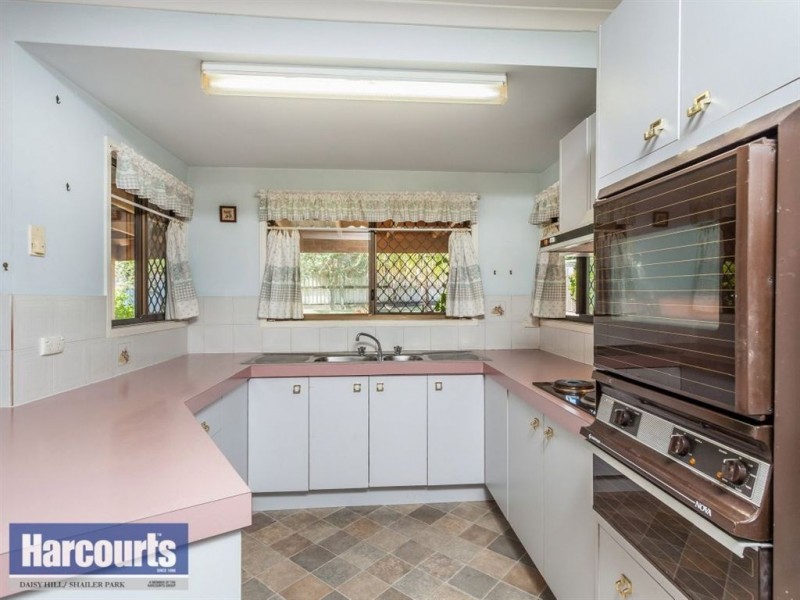 13 Oxley Circuit, Daisy Hill QLD 4127