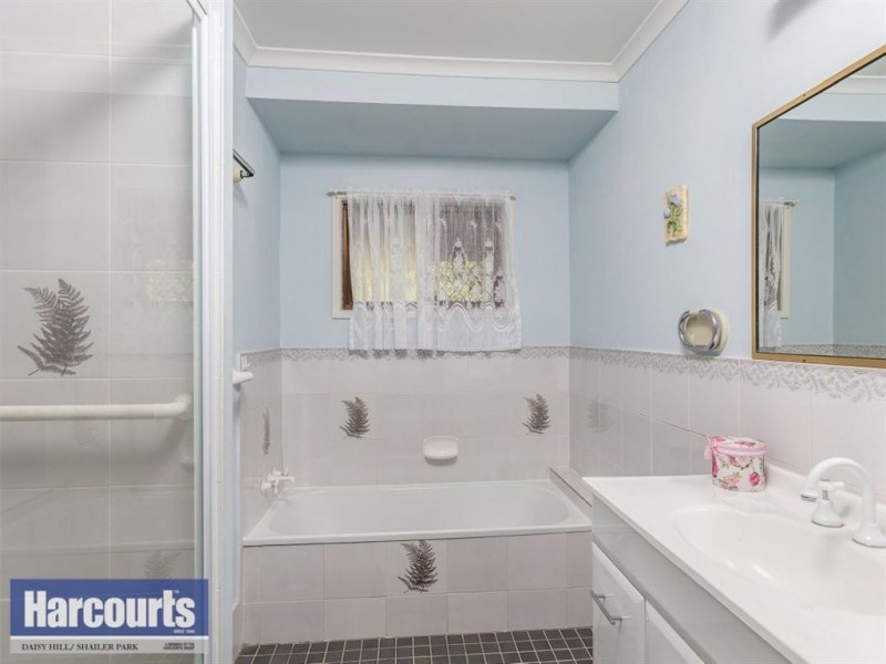 13 Oxley Circuit, Daisy Hill QLD 4127