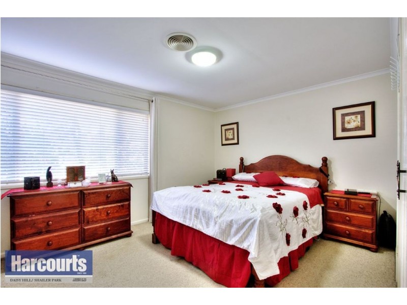 6 Caloola Drive, Springwood QLD 4127