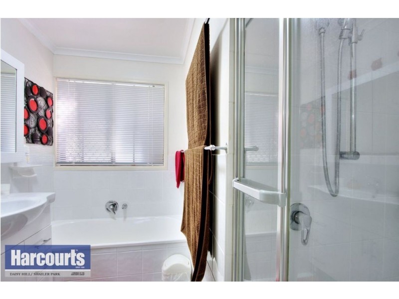 6 Caloola Drive, Springwood QLD 4127