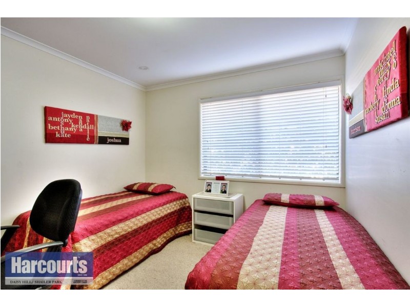 6 Caloola Drive, Springwood QLD 4127