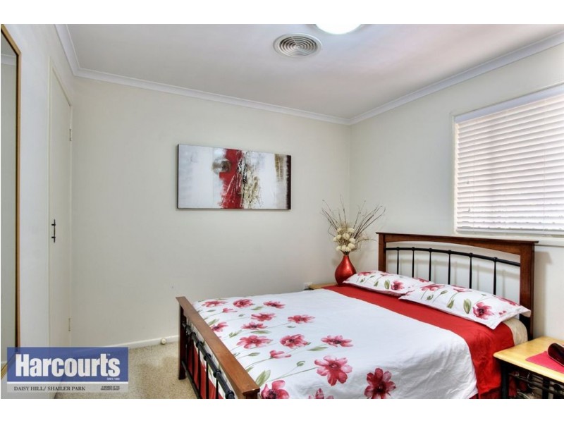 6 Caloola Drive, Springwood QLD 4127