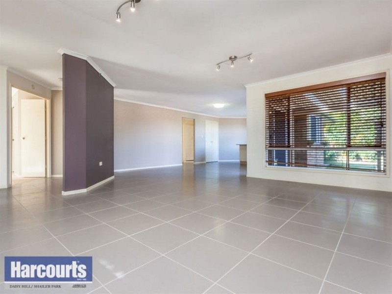 5 Trusan Place, Tanah Merah QLD 4128