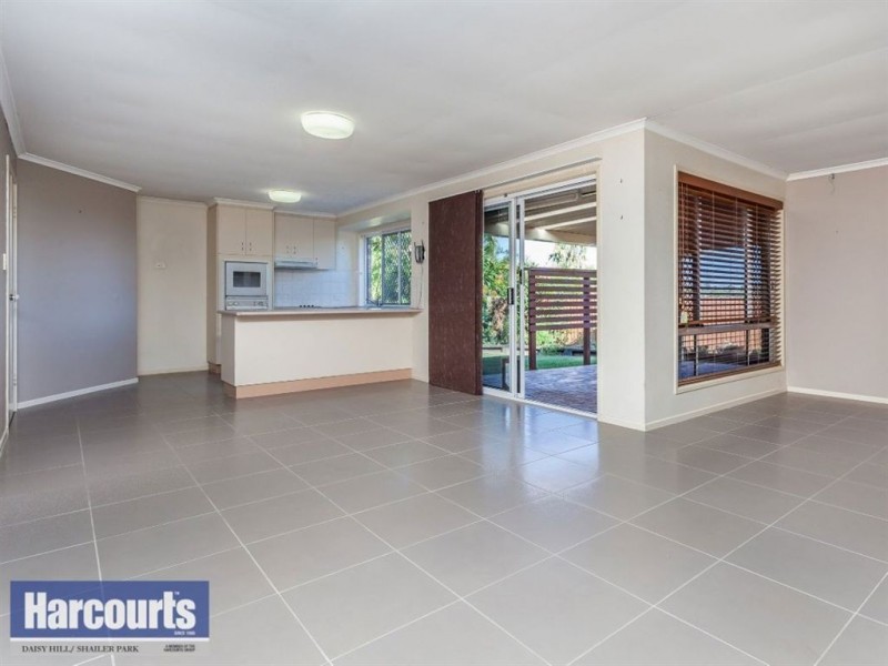 5 Trusan Place, Tanah Merah QLD 4128