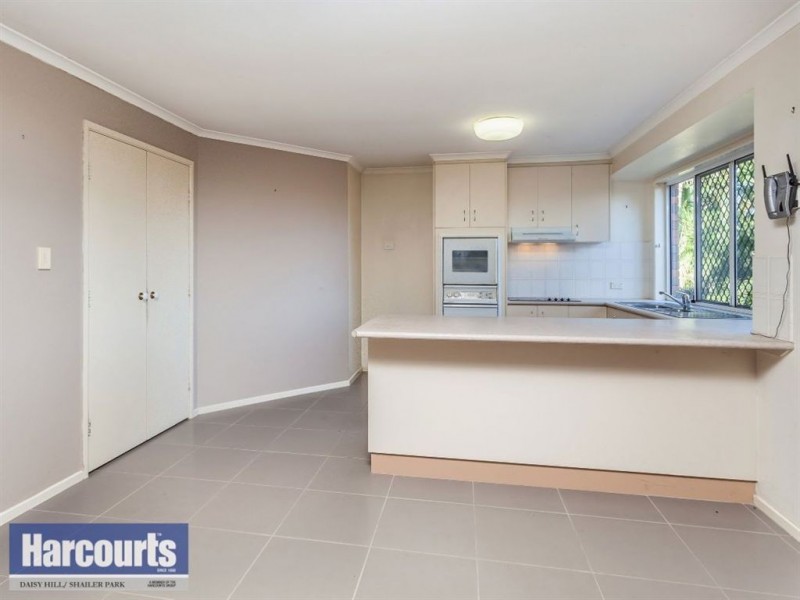 5 Trusan Place, Tanah Merah QLD 4128