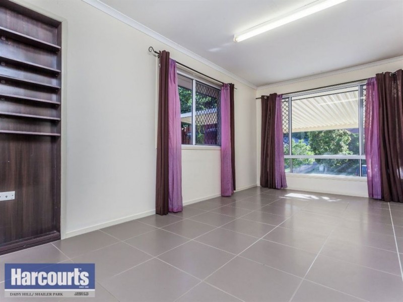 5 Trusan Place, Tanah Merah QLD 4128
