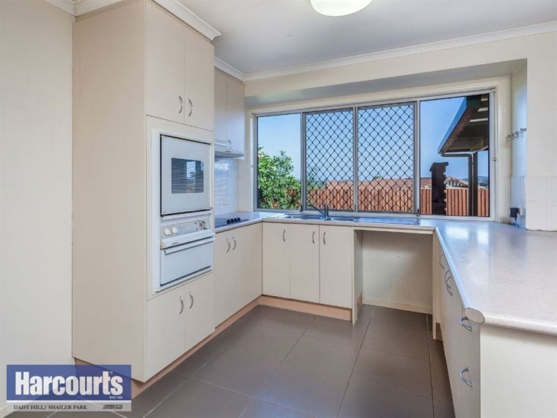 5 Trusan Place, Tanah Merah QLD 4128