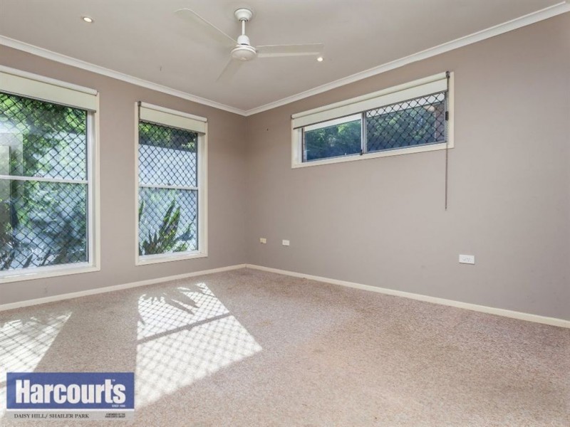 5 Trusan Place, Tanah Merah QLD 4128