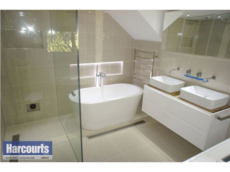 6 Cliff Court, Shailer Park QLD 4128