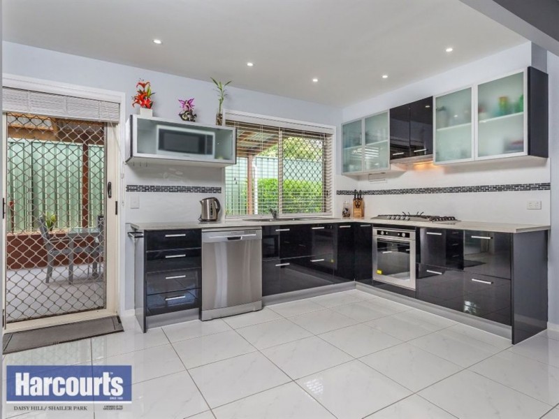 28/10 Harris Road, Underwood QLD 4119