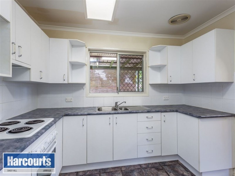 18 Whitfield Avenue, Springwood QLD 4127