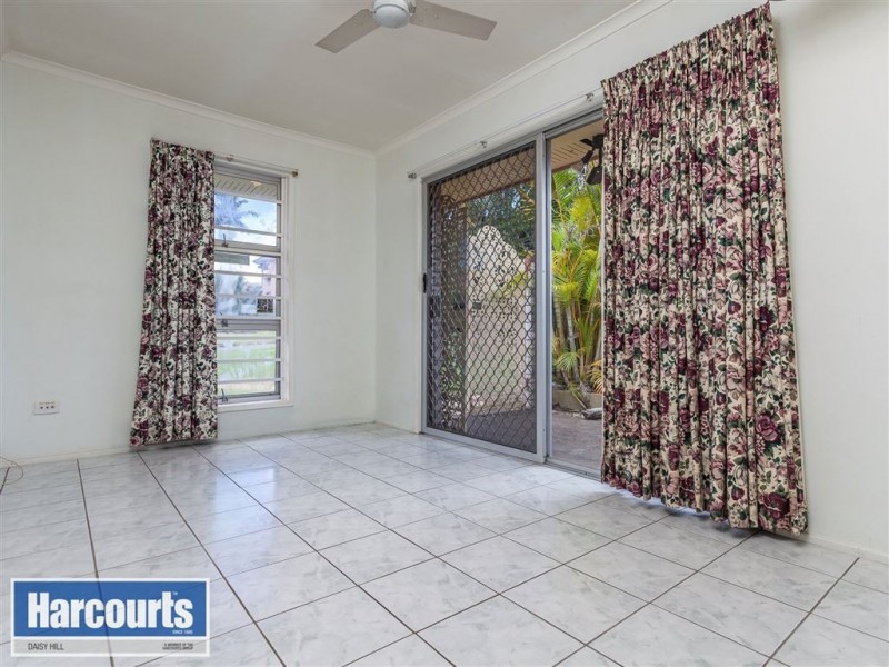 18 Whitfield Avenue, Springwood QLD 4127