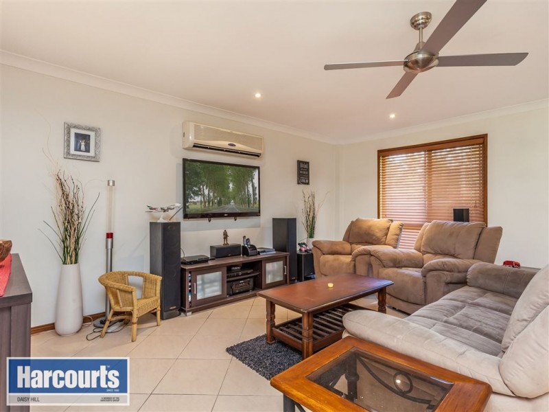 11 Oxley Circuit, Daisy Hill QLD 4127