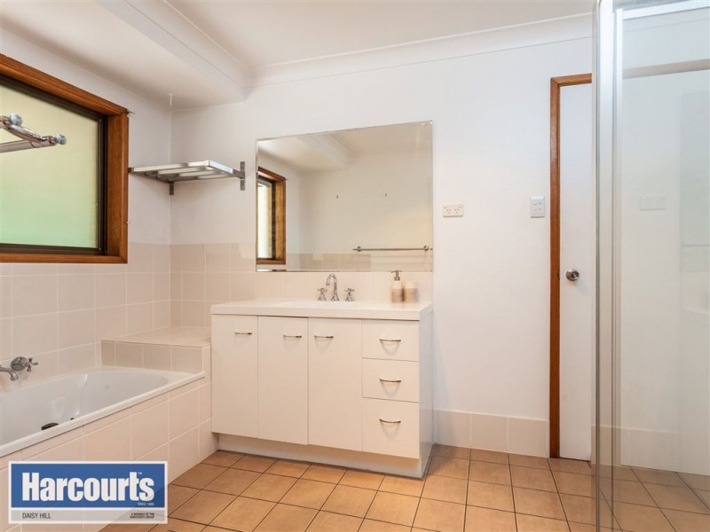 11 Oxley Circuit, Daisy Hill QLD 4127