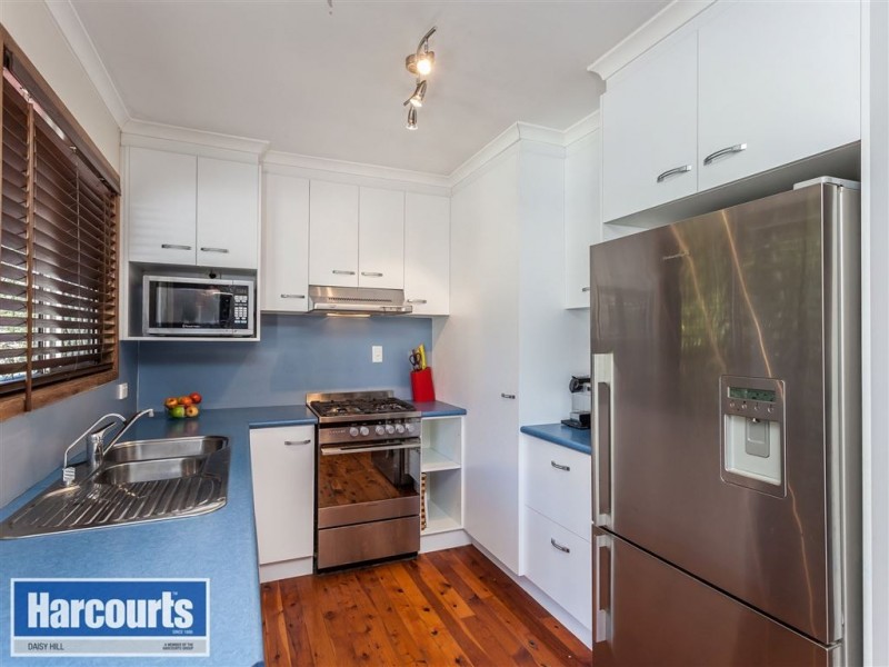 8 Dewar Drive, Loganholme QLD 4129