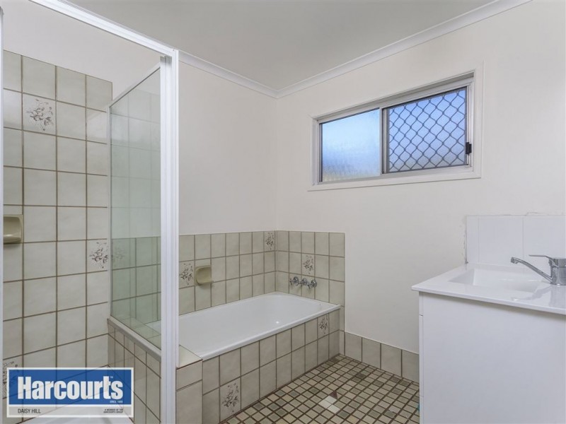 8 Dewar Drive, Loganholme QLD 4129