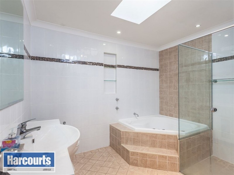 31 Lobelia Avenue, Daisy Hill QLD 4127