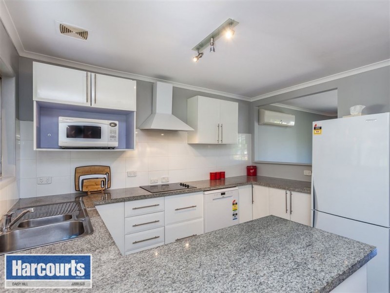 57 Lobelia Avenue, Daisy Hill QLD 4127