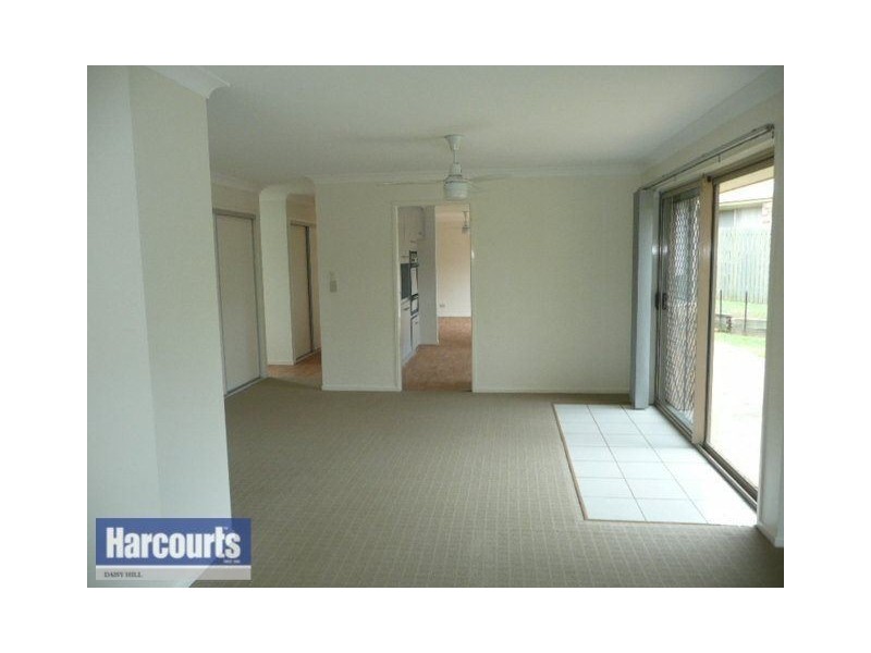 4 Lohr Court, Meadowbrook QLD 4131