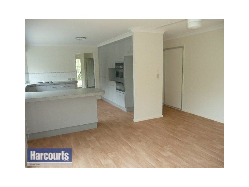 4 Lohr Court, Meadowbrook QLD 4131