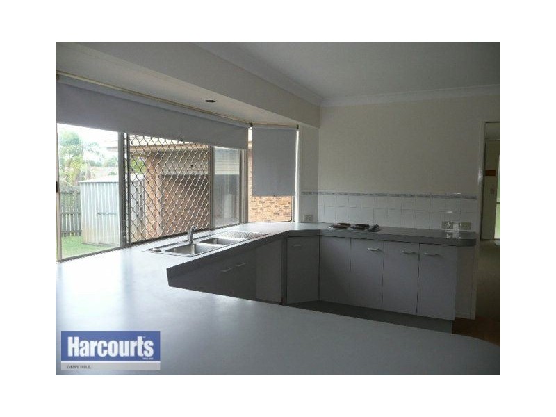 4 Lohr Court, Meadowbrook QLD 4131