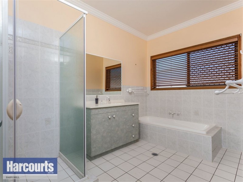 10 Oppermann, Meadowbrook QLD 4131
