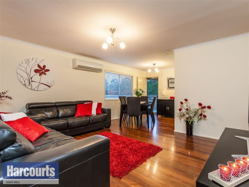 24 Coolcrest Street, Daisy Hill QLD 4127