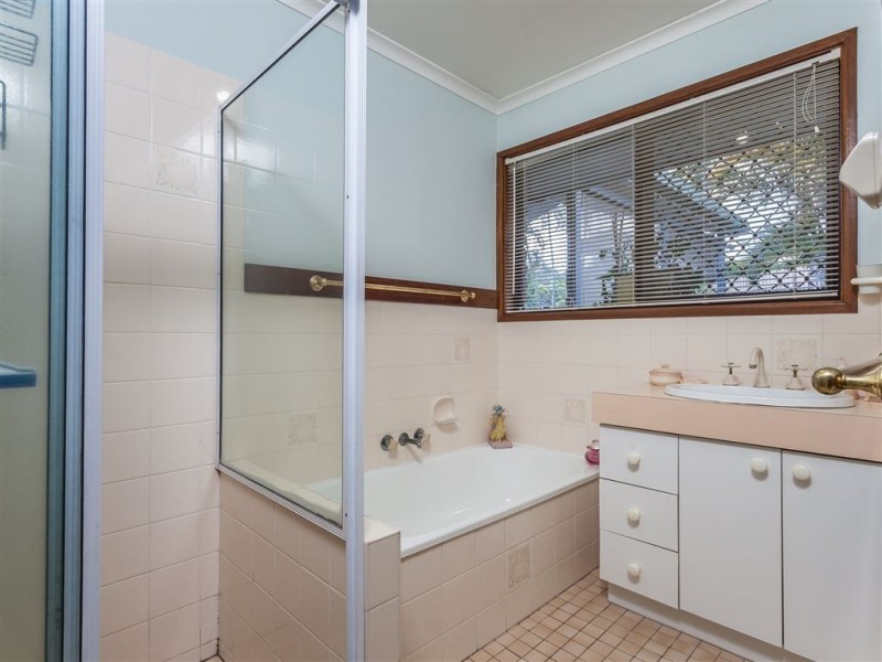 17 Warrandah Street, Rochedale South QLD 4123