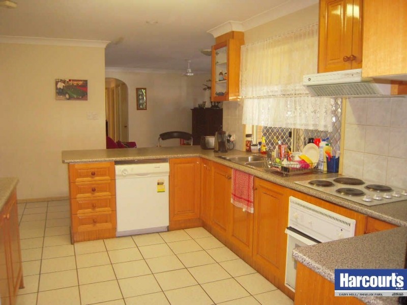 10A Oleander St, Daisy Hill QLD 4127