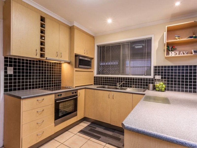 11 Achilles Drive, Springwood QLD 4127