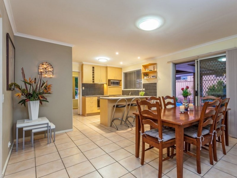 11 Achilles Drive, Springwood QLD 4127