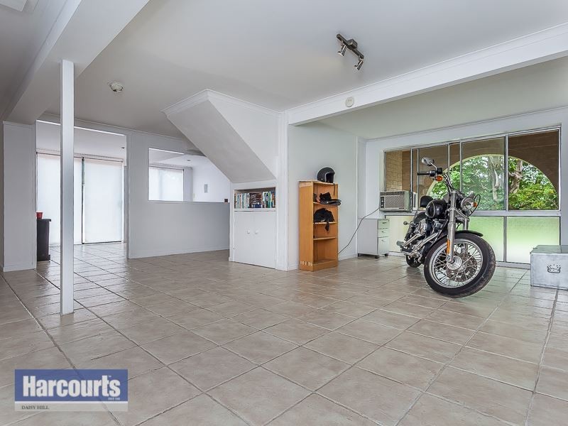 2 Clivia Crescent, Daisy Hill QLD 4127