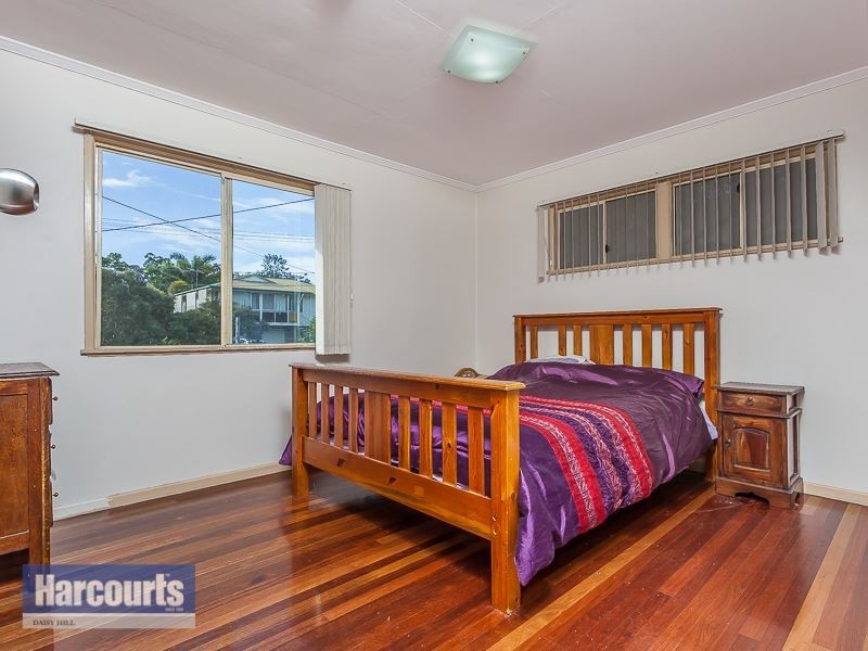 16 Ash Avenue, Woodridge QLD 4114