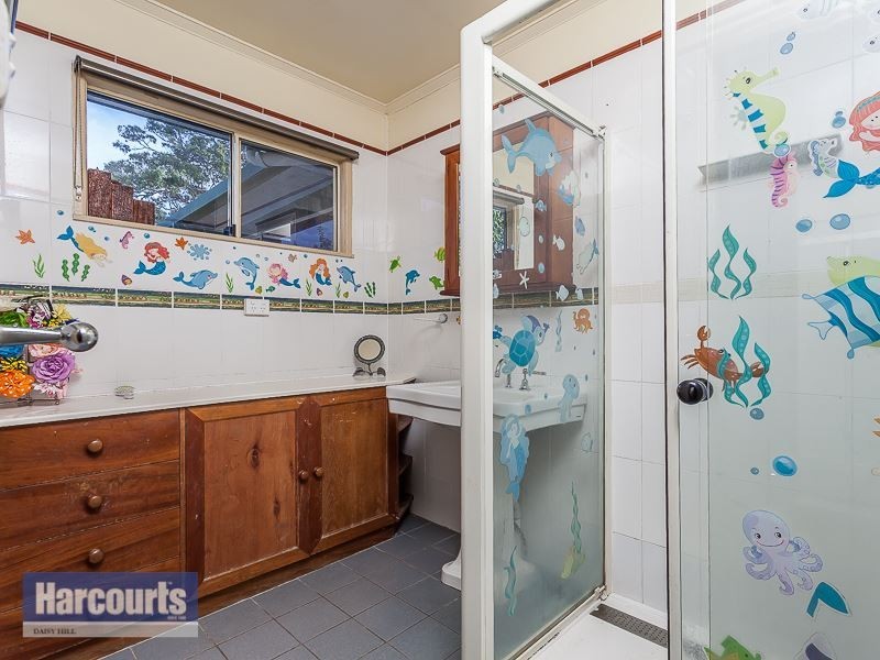 16 Ash Avenue, Woodridge QLD 4114