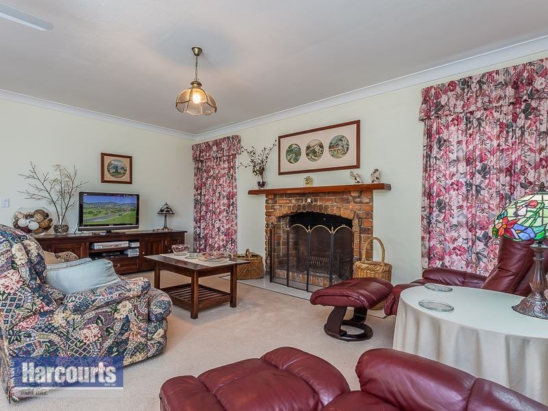 4 Mattes Place, Meadowbrook QLD 4131