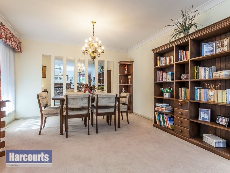 4 Mattes Place, Meadowbrook QLD 4131