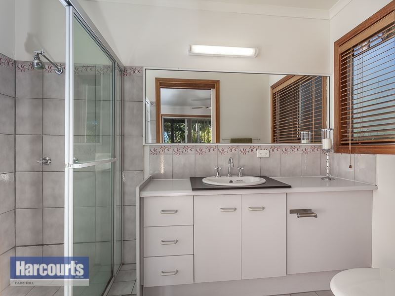 8 Excalibur Road, Cornubia QLD 4130