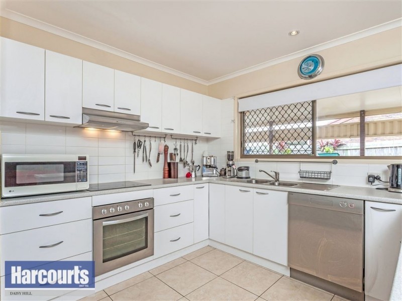 30 Village Drive, Daisy Hill QLD 4127