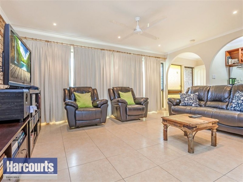 30 Village Drive, Daisy Hill QLD 4127