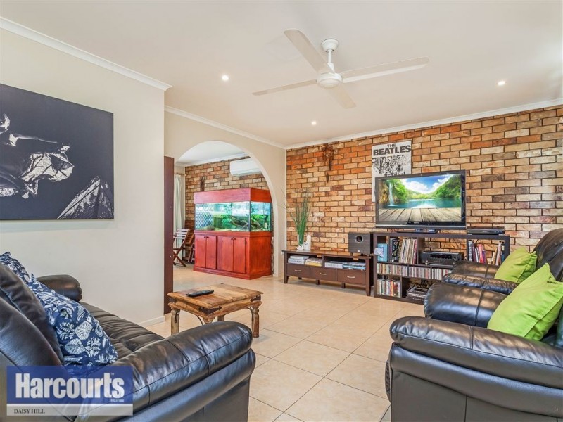 30 Village Drive, Daisy Hill QLD 4127