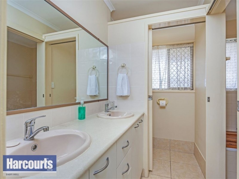 30 Village Drive, Daisy Hill QLD 4127