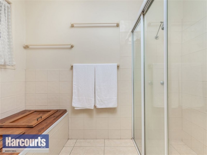 30 Village Drive, Daisy Hill QLD 4127