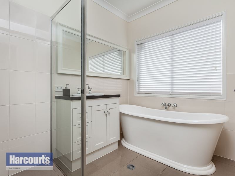 19 Range Drive, Tanah Merah QLD 4128