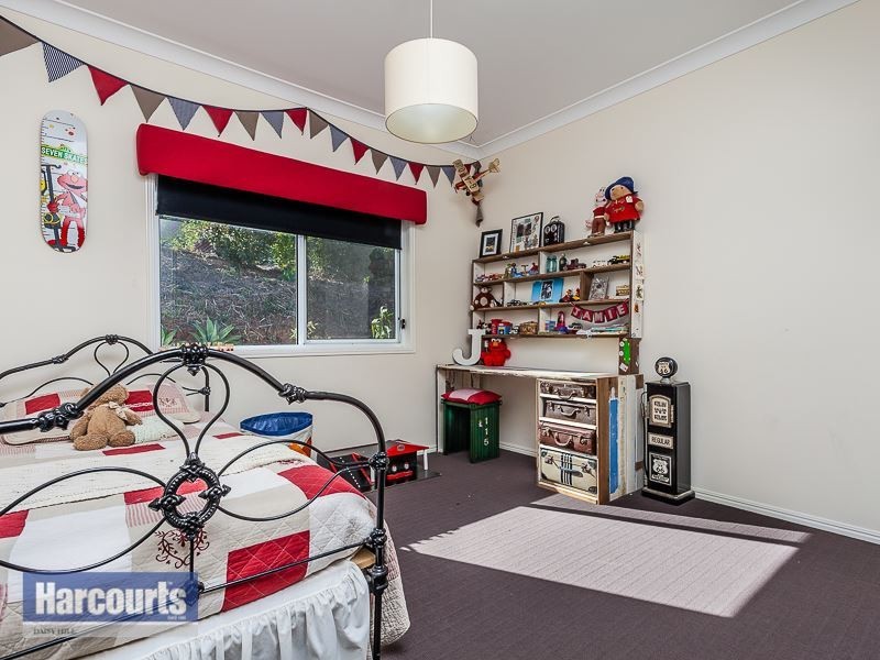 19 Range Drive, Tanah Merah QLD 4128