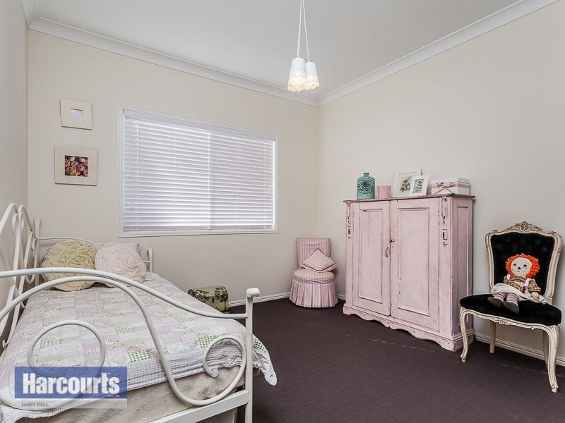 19 Range Drive, Tanah Merah QLD 4128