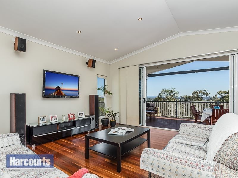 28 Range Drive, Tanah Merah QLD 4128